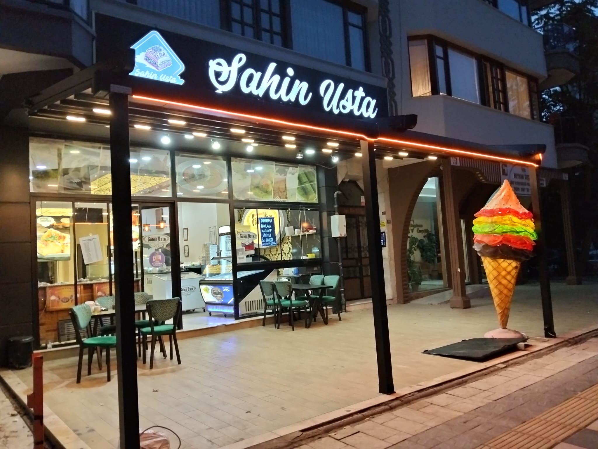 Şahin Usta Baklava Dondurma